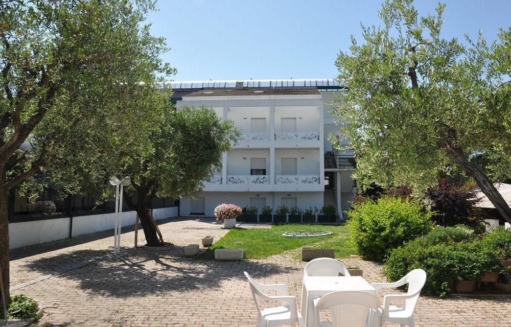 Eden Park Hotel Marina di Montemarciano Exterior photo